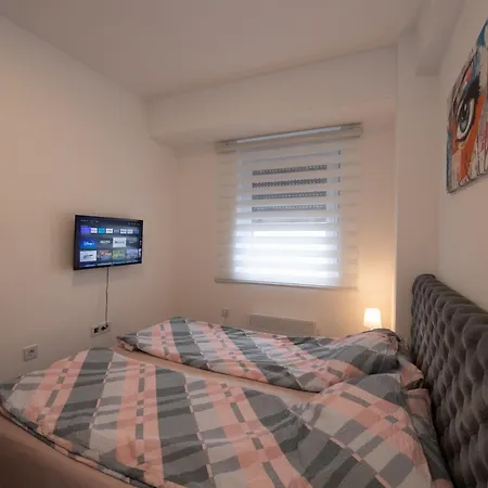 דירה Petkovic 48 ג'אגודינה